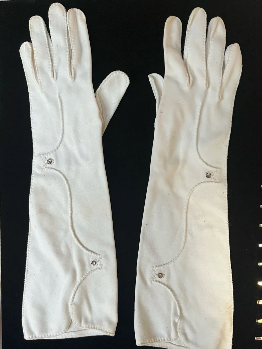 VTG 1950s White Opera Gloves Rhinestone Diamond Accent Scalloped Cuff Small 13